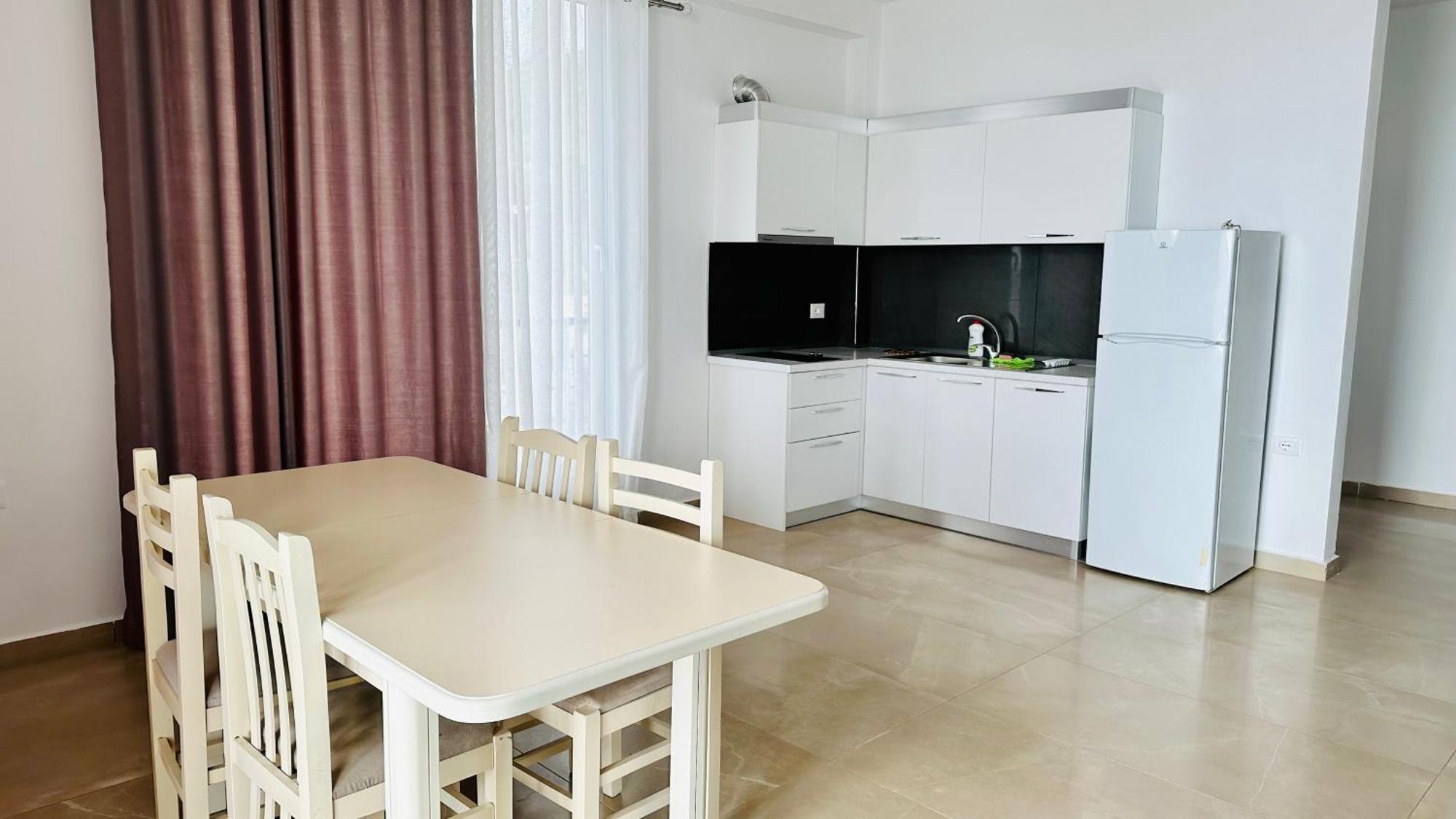 Jico Travel - Villa Colombo Vlorë 객실 사진