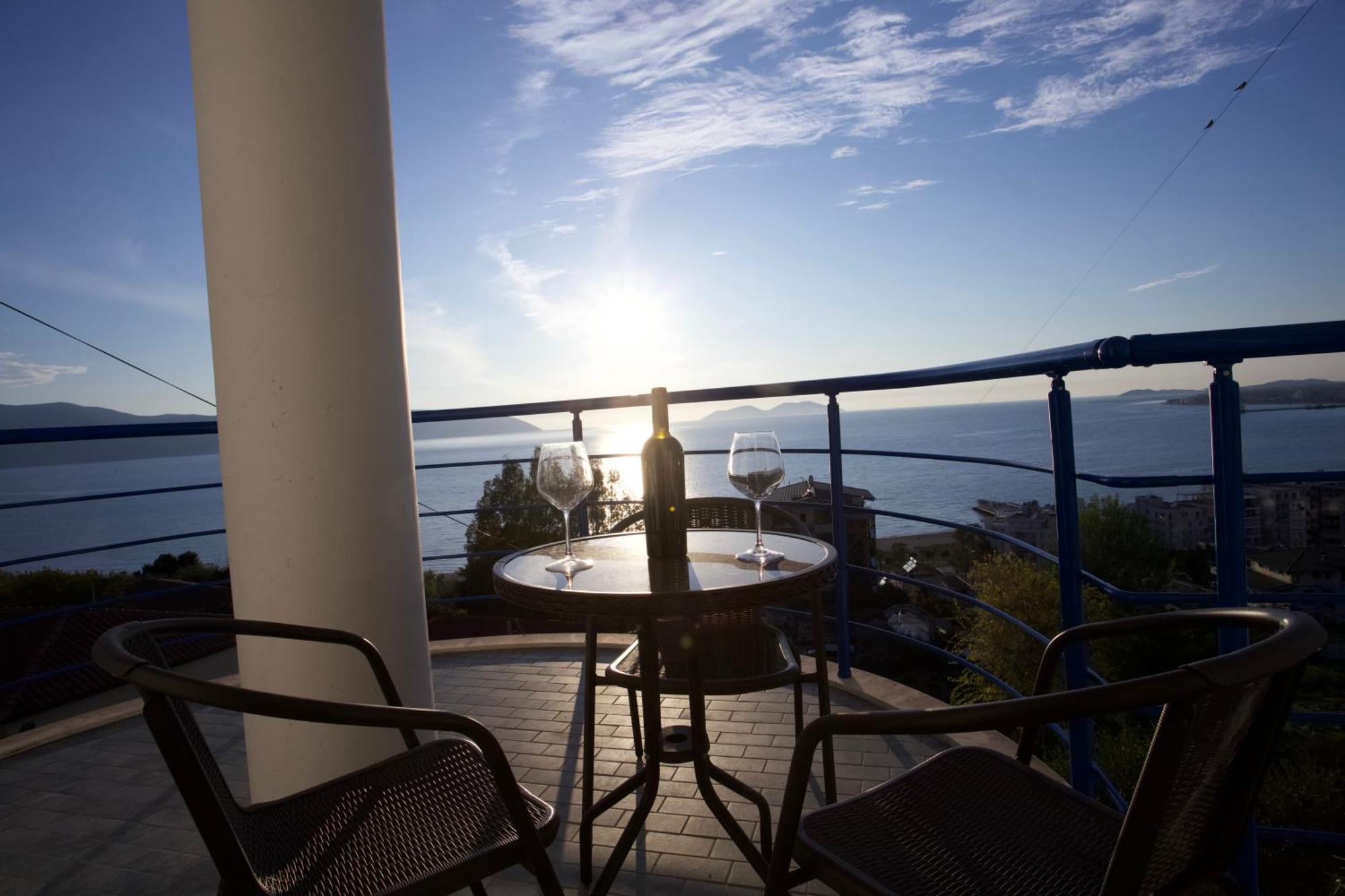 Jico Travel - Villa Colombo Vlorë 객실 사진