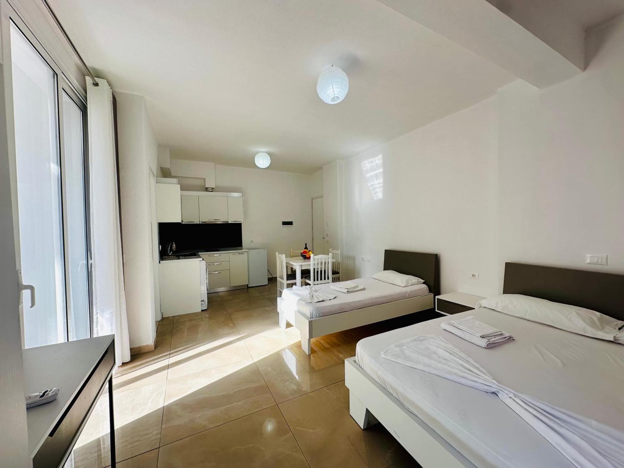 Jico Travel - Villa Colombo Vlorë 객실 사진