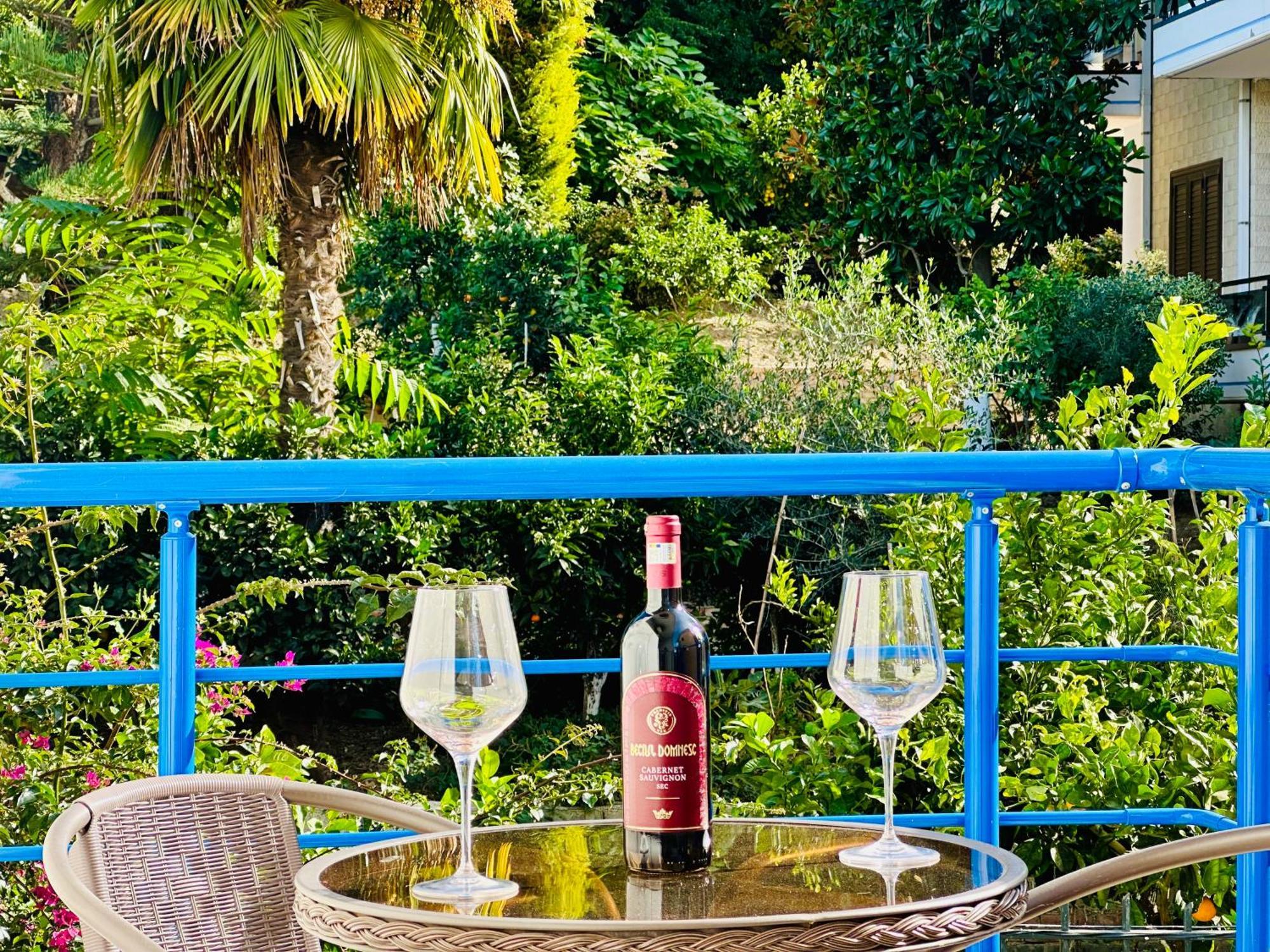 Jico Travel - Villa Colombo Vlorë 객실 사진