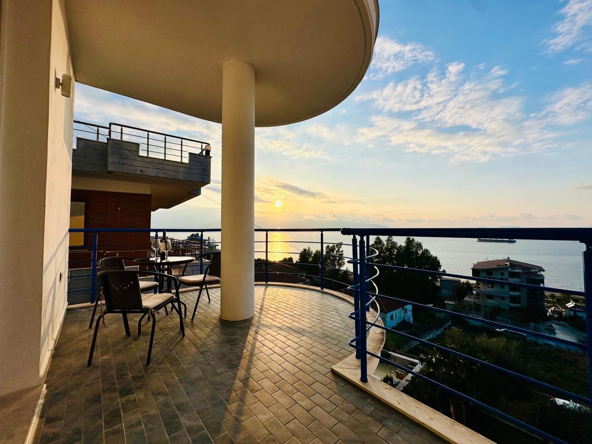 Jico Travel - Villa Colombo Vlorë 객실 사진
